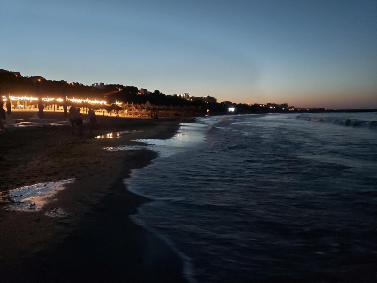 Andia Hotell Constanţa Exteriör bild